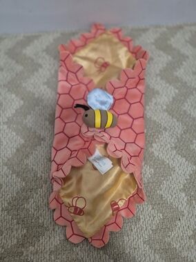 *5 Items for $25 Baby Items* Baby Winnie The Pooh/W Honey Bee Blanket